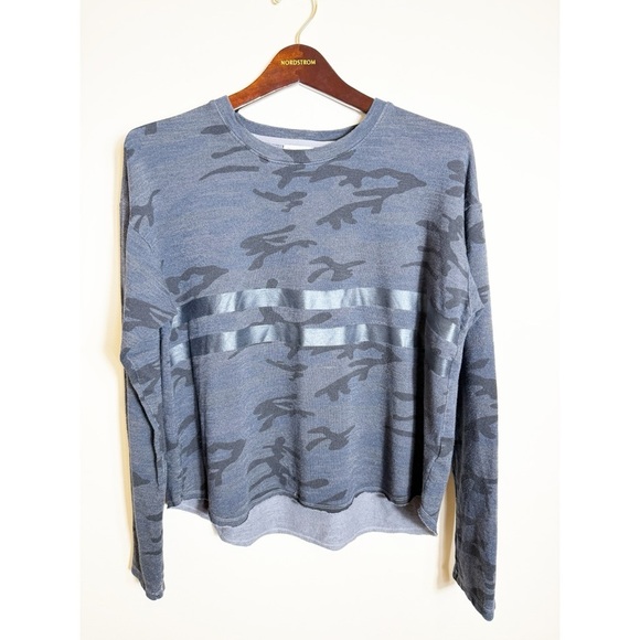SUNDRY* Evereve Camo Trapeze Sweatshirt size 1 - Picture 3 of 6